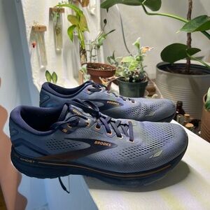 Brooks Ghost 15 Running Shoes Men’s 11.5 - Navy and Orange